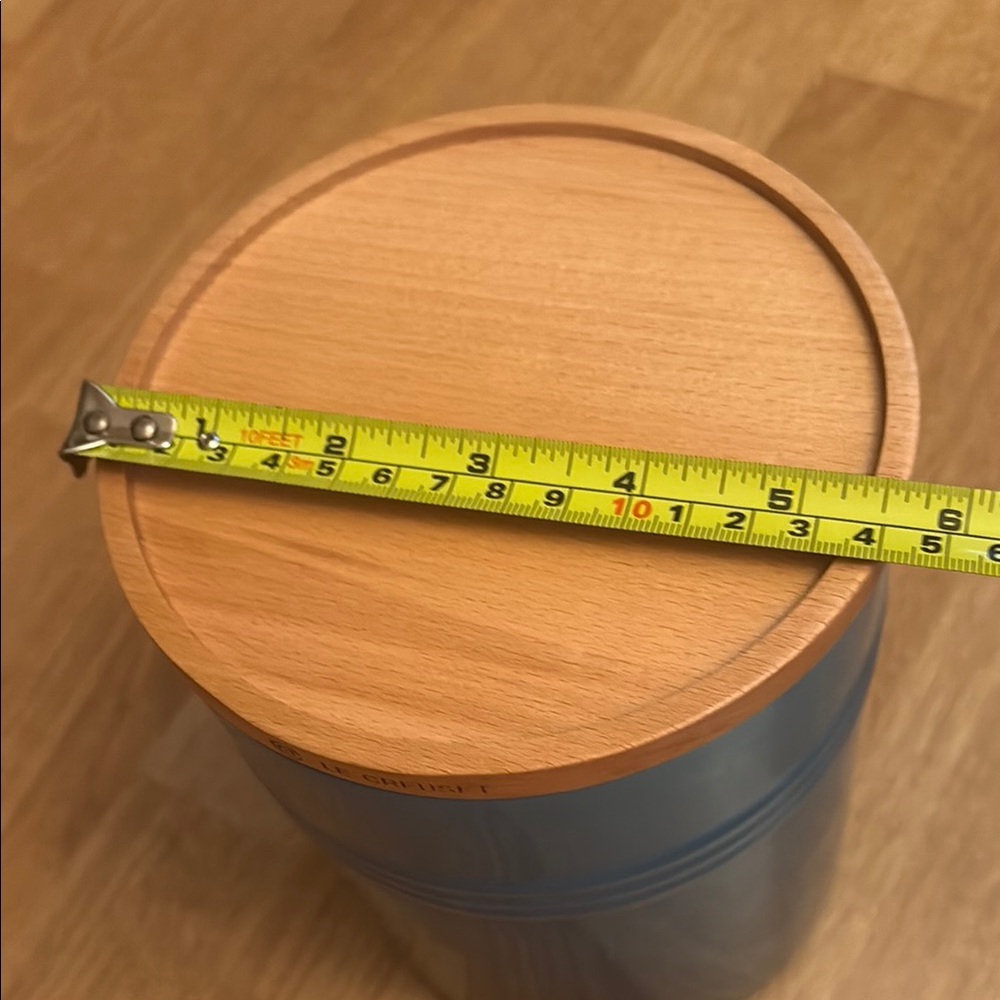 Le Creuset 14cm Large 2.5 quart Canister With Wood Lid Canister, Marseille Blue. - Picture 9 of 10